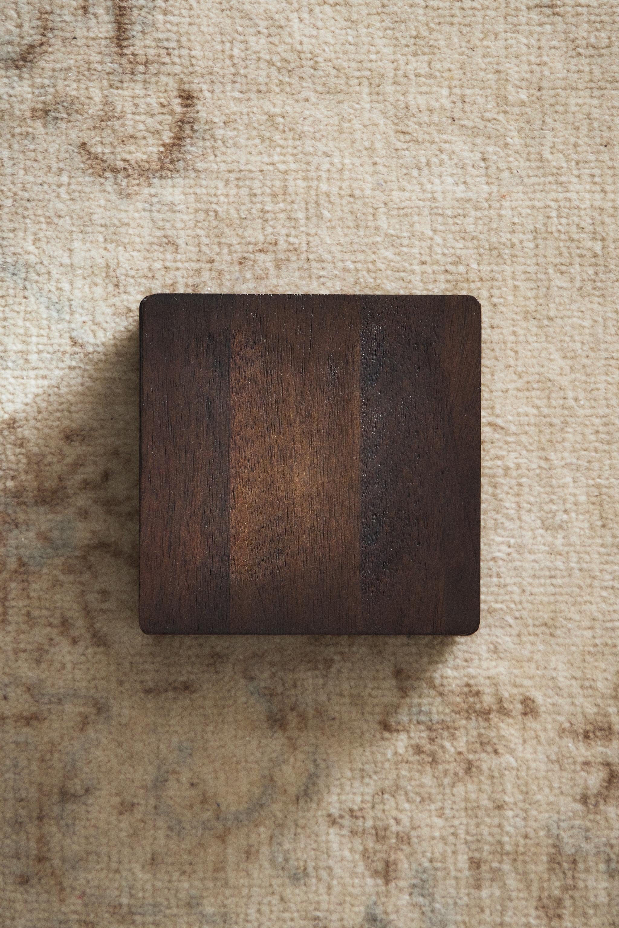 MEDIUM WOODEN BOX WITH LID